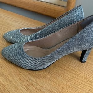 Silver Galaxy Abella pumps